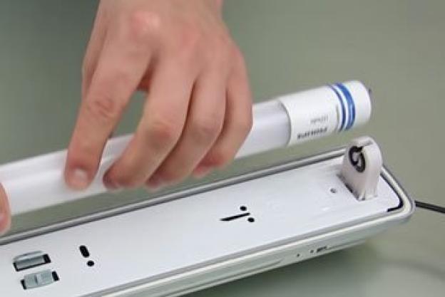 Kuinka vaihtaa T8 loisteputket LED loisteputkiin, kun käytössä on elektorinen liitäntälaite